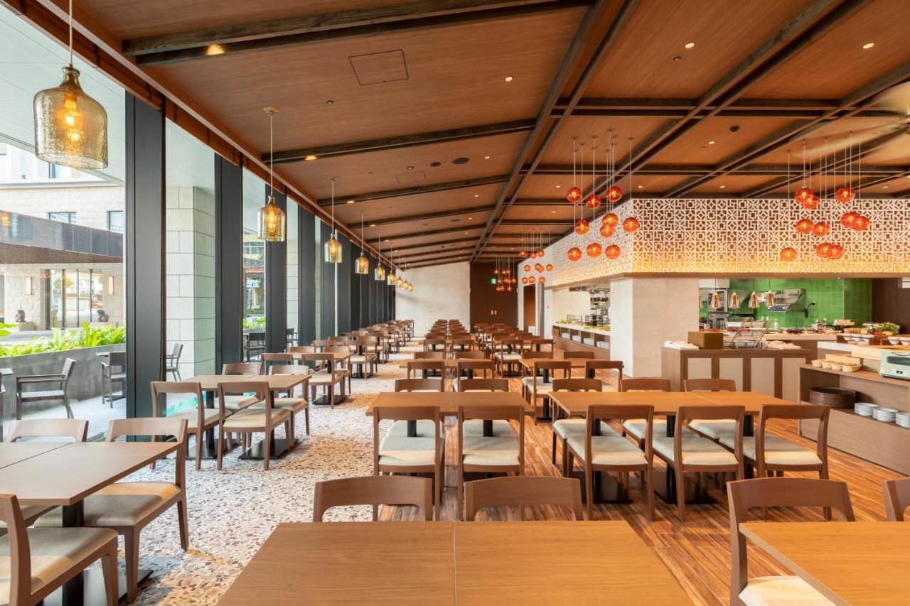 Hewitt Resort Naha Esterno foto The restaurant