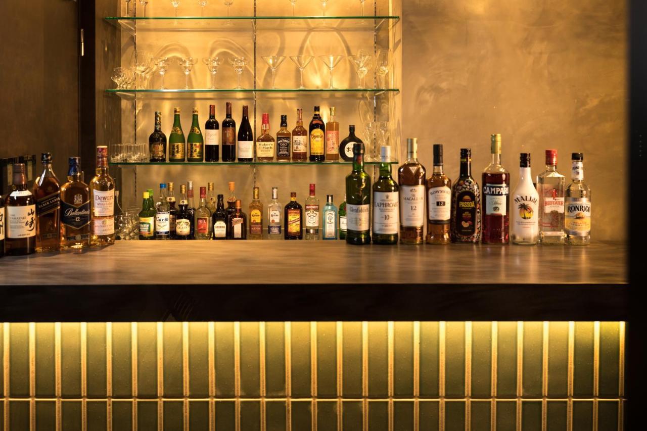 Hewitt Resort Naha Esterno foto A selection of Japanese whisky