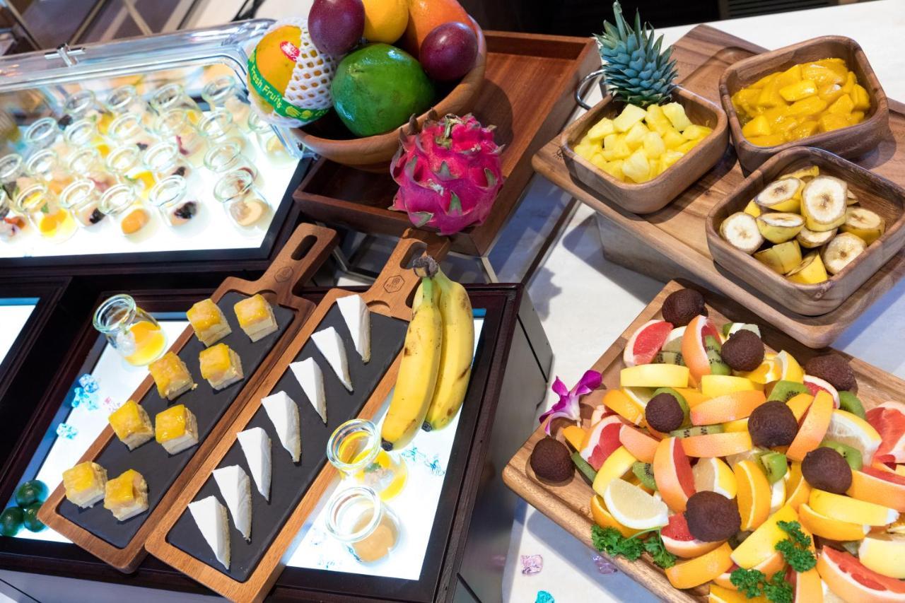 Hewitt Resort Naha Esterno foto Fruit salad