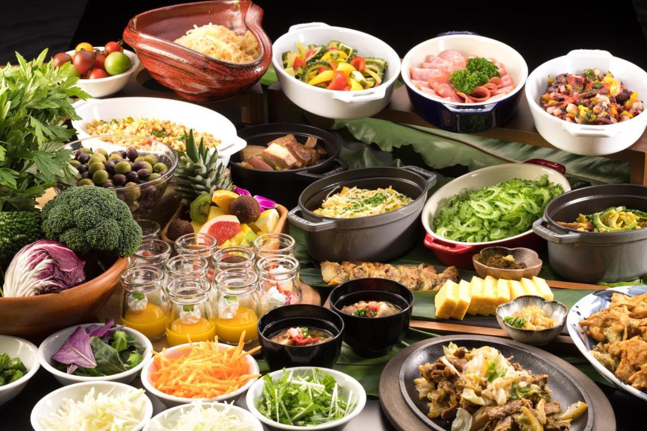 Hewitt Resort Naha Esterno foto A selection of Thai cuisine