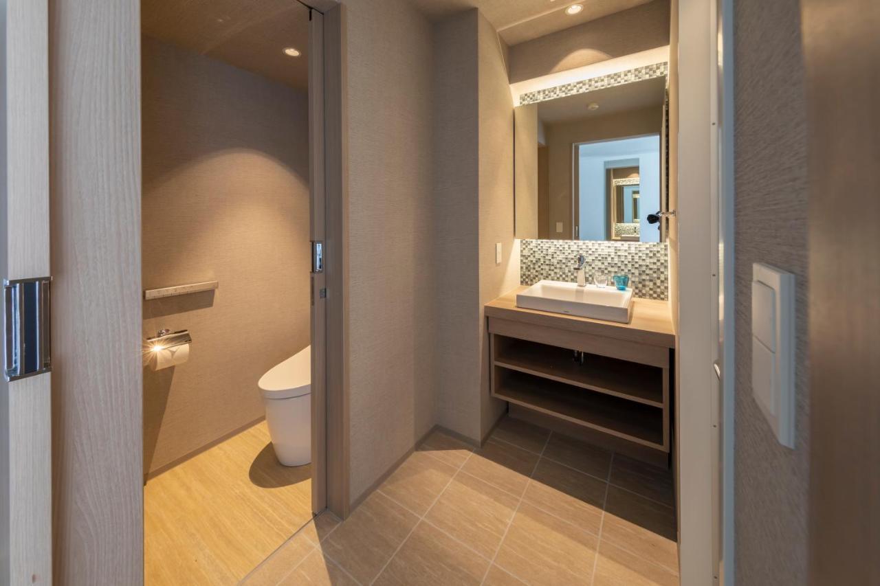 Hewitt Resort Naha Esterno foto Bathroom