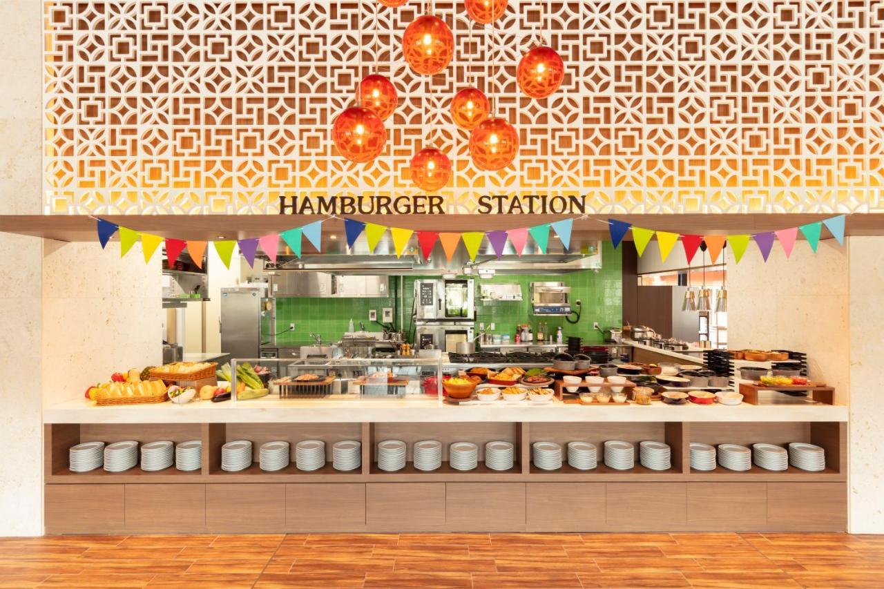 Hewitt Resort Naha Esterno foto The Burger Station